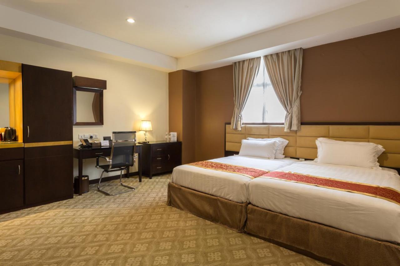 Deluxe Hollywood Room