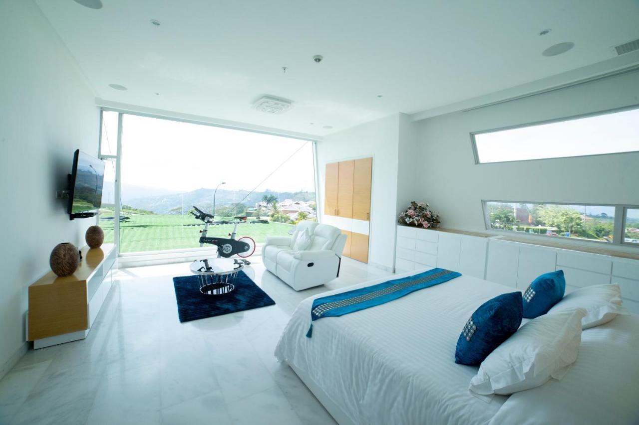Three-Bedroom Apartment,750612785:JPEG