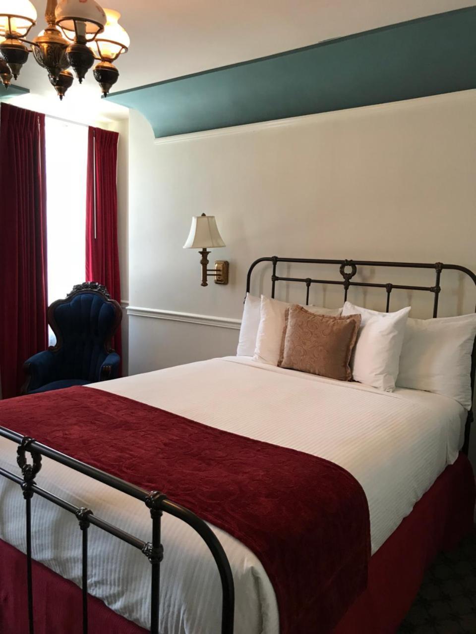 Queen Room