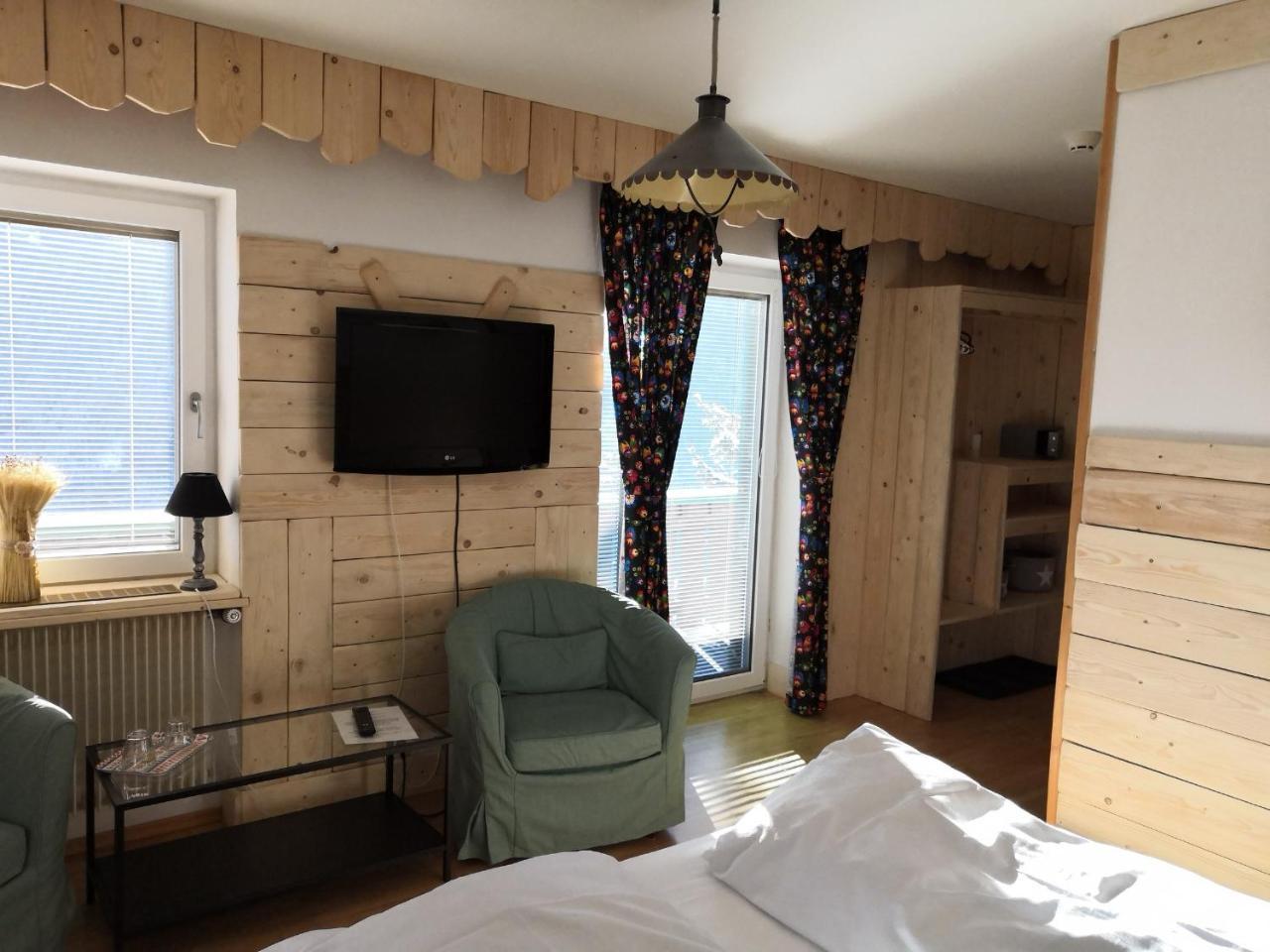 Family Room Balcony,986392462:JPEG