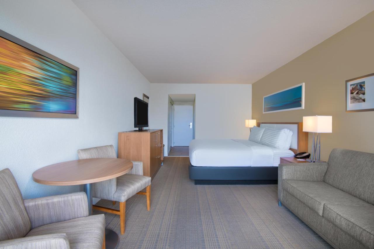 Superior King Room with Sea View Non-Smoking