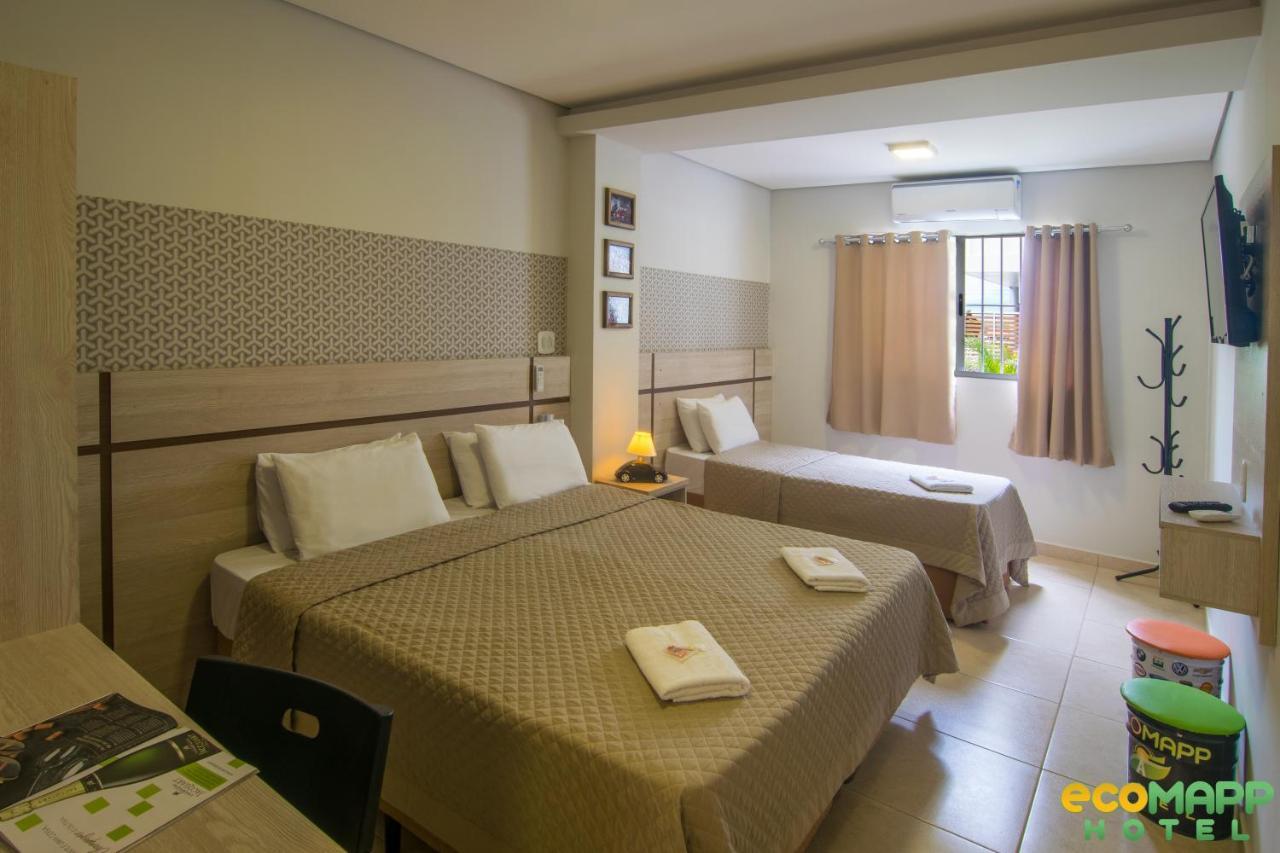 Quarto Triplo com Banheiro
