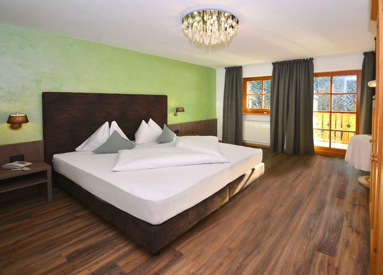 Classic Double Room with Balcony