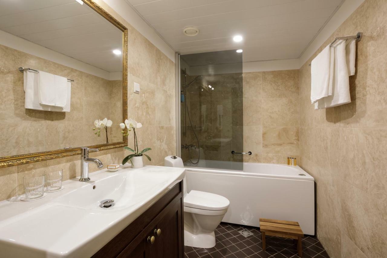 ZEN Double or Twin Room Spa Bath,1277325646:JPEG
