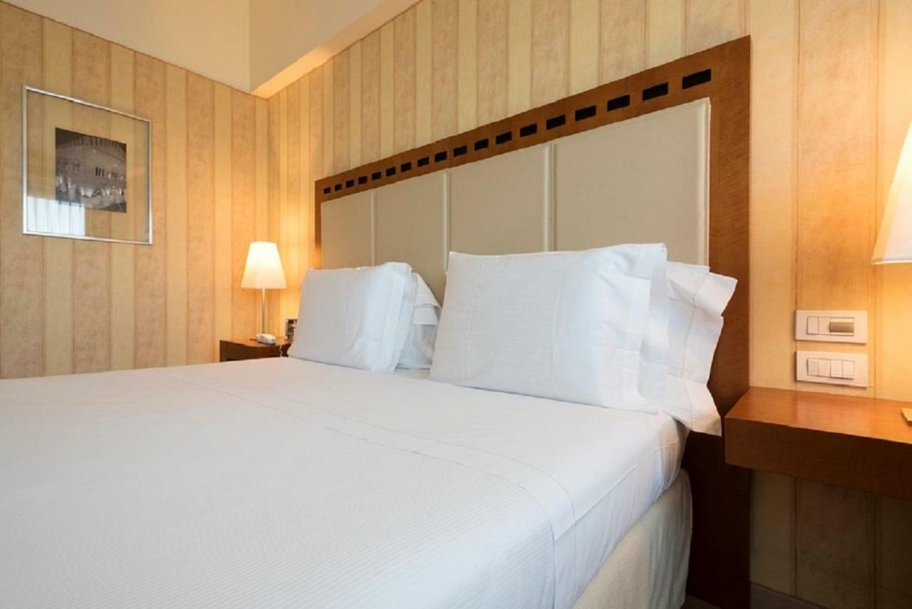 Deluxe Double or Twin Room,779607645:JPEG