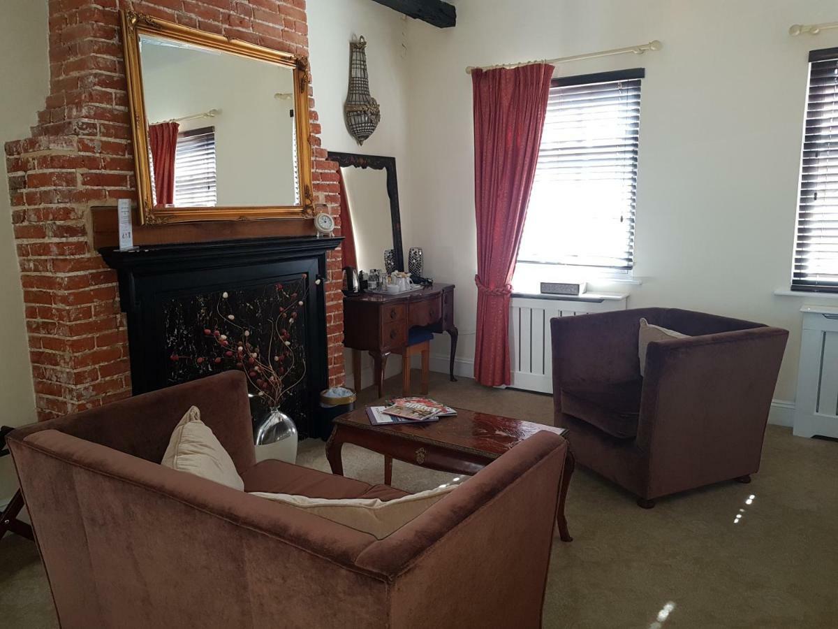 Deluxe Suite ( Not Dog Friendly)