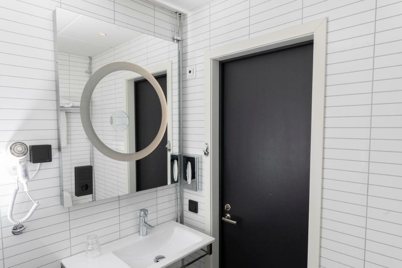 Standard Single Room - Smoking