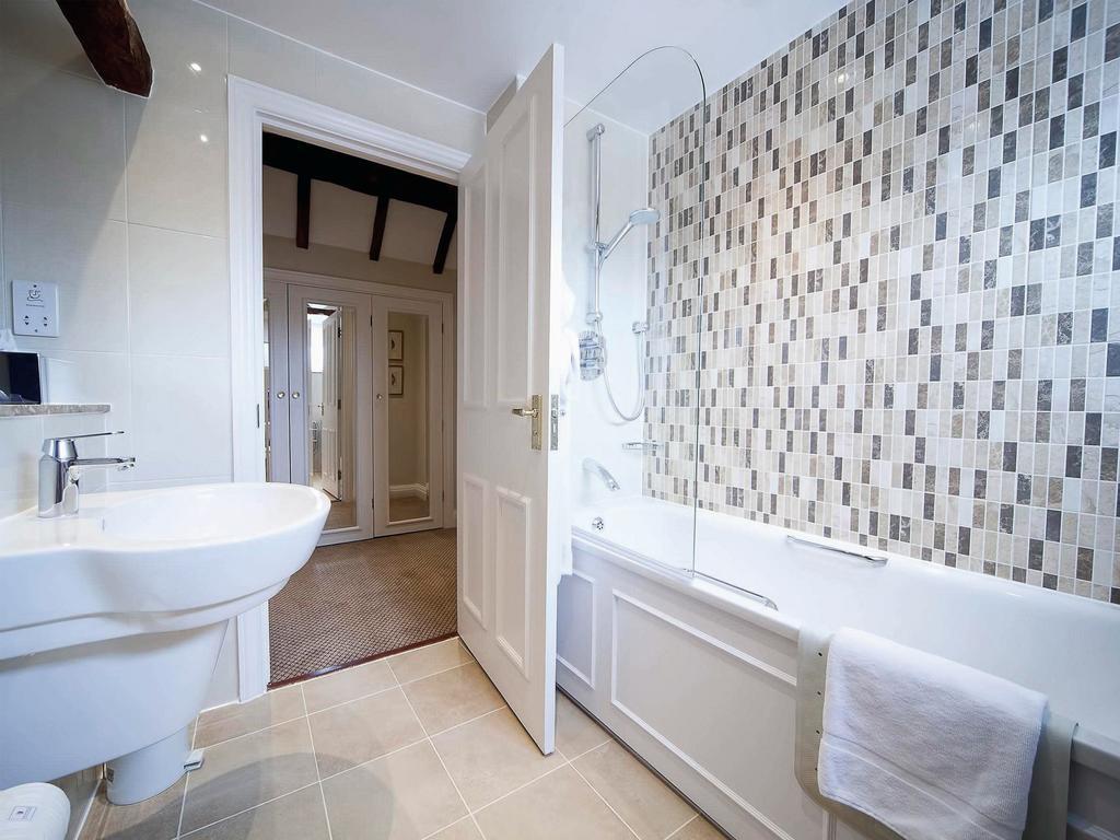 Super Deluxe Suite