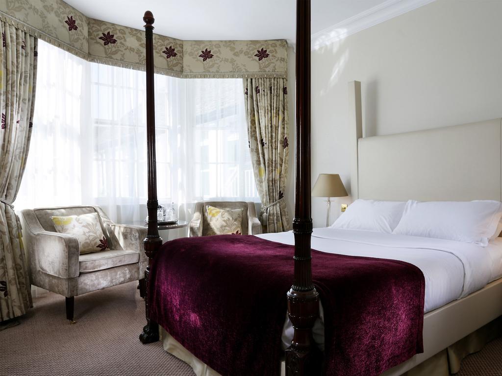 Feature Double Room