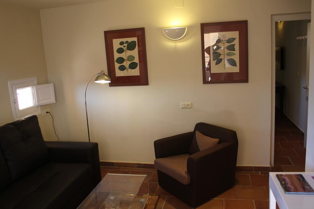 Double Room Lounge