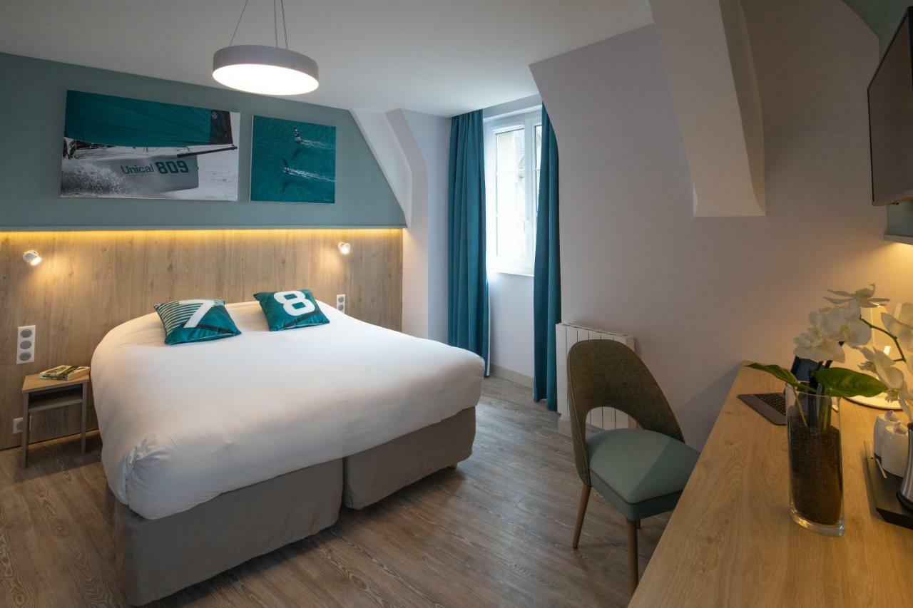 Communicating Rooms