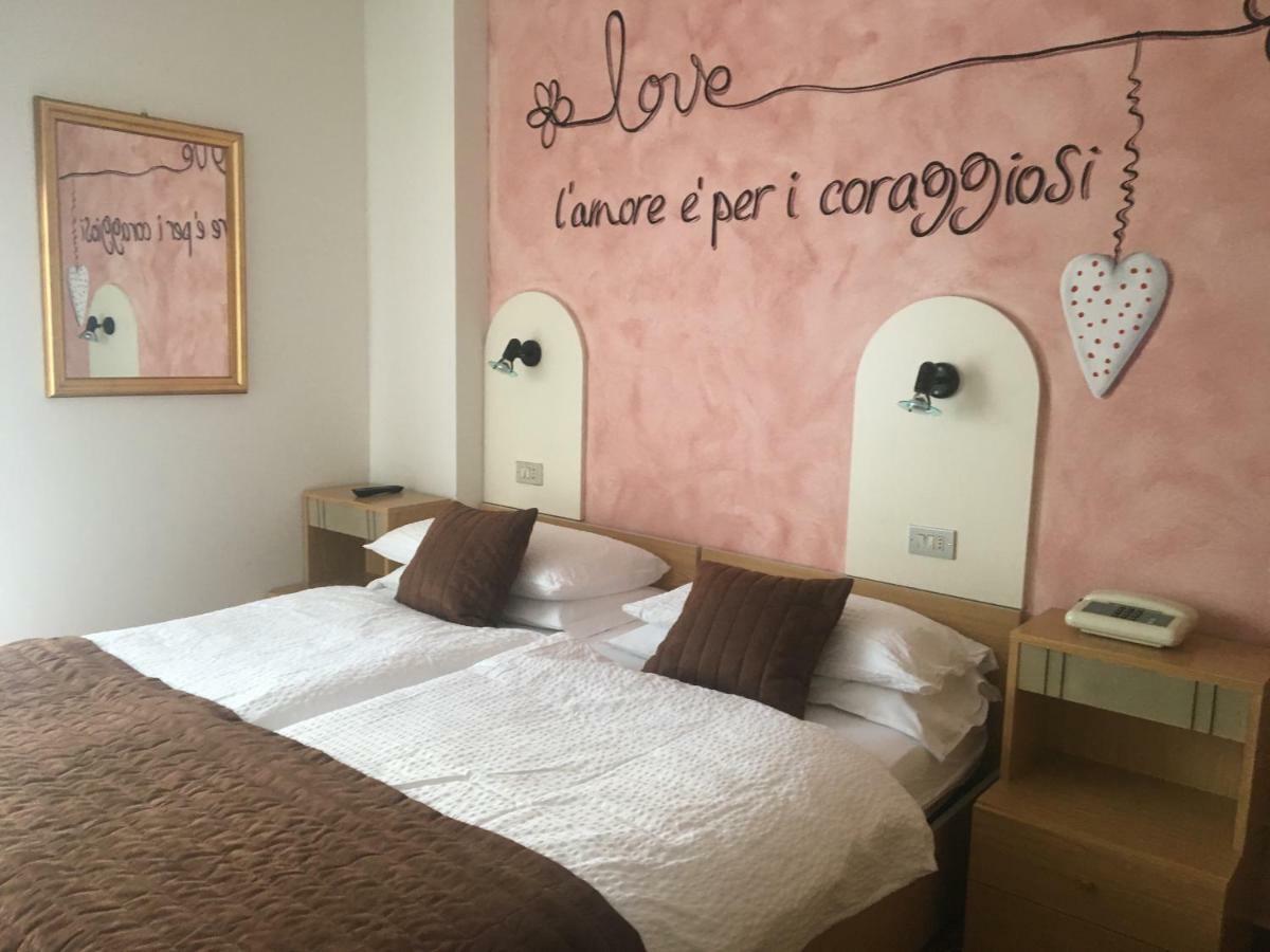 Camera Matrimoniale Budget