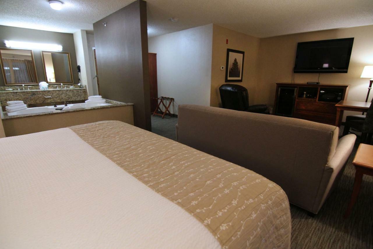 King Suite Spa Bath