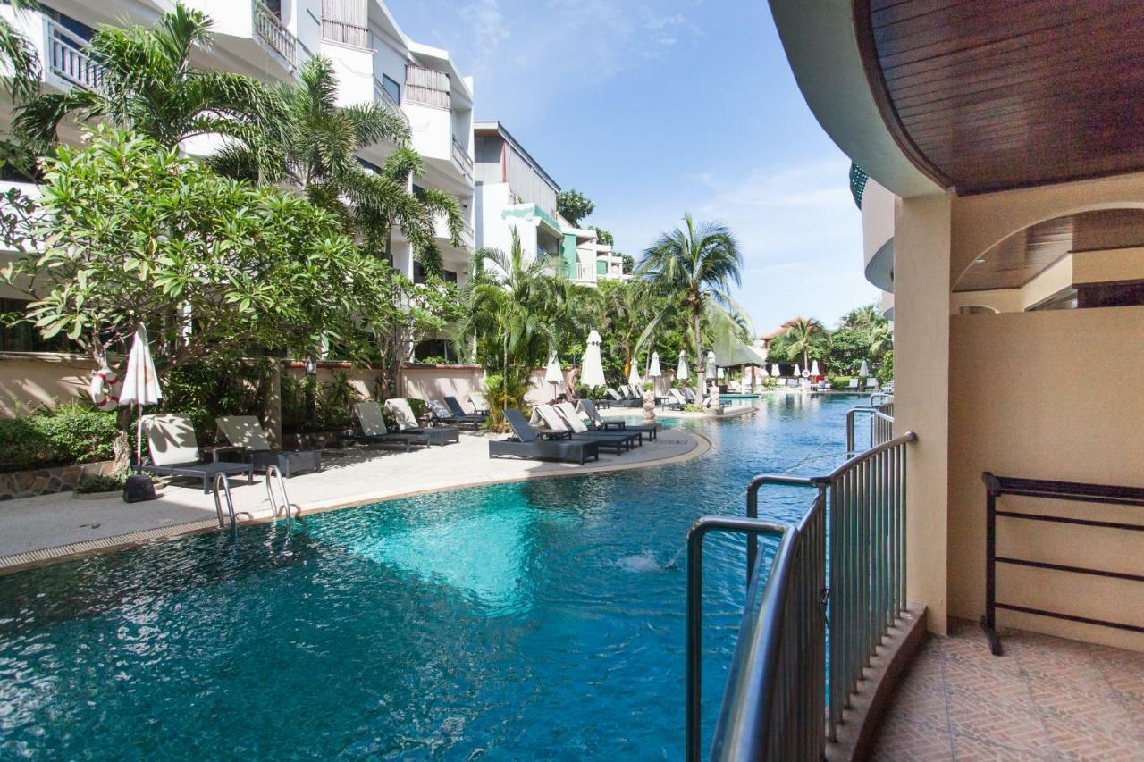 Deluxe Double or Twin Room Pool Access