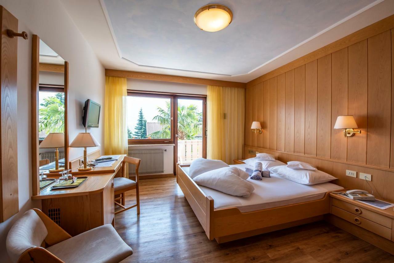 Doppelzimmer mit Balkon