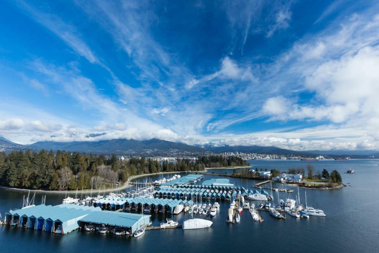 Deluxe Guest Room, 1 King, Harbor & Mountain View