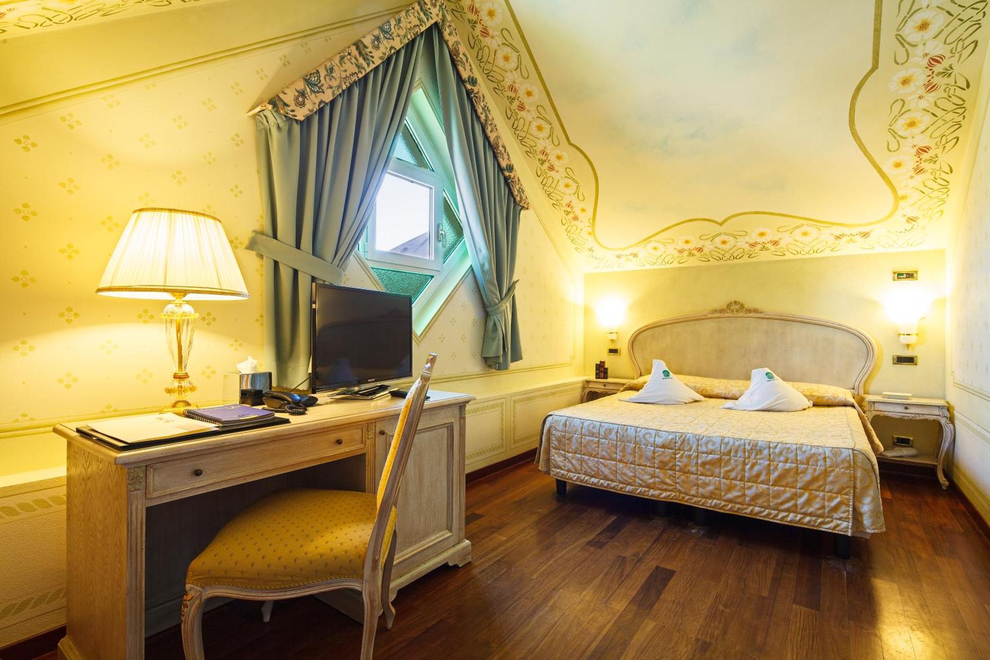 Standard Double Room,1593656633:JPEG