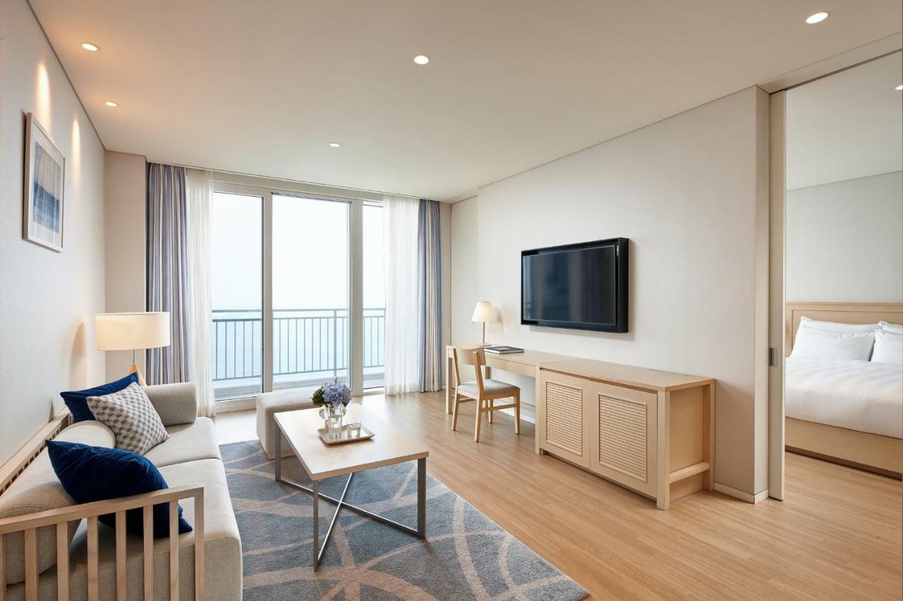 [Waterpark PKG] Junior Family Suite Room with Water Park Tickets for 2