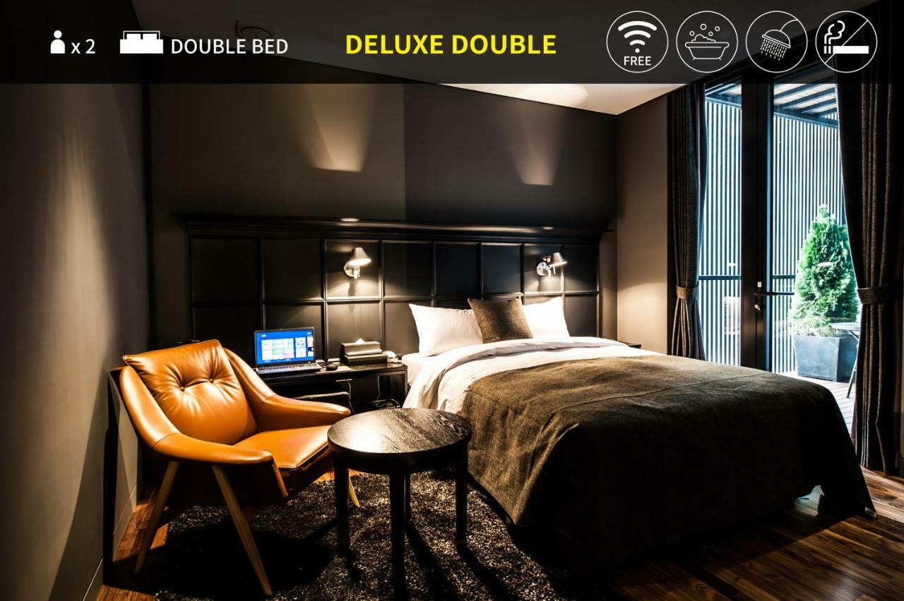 Deluxe Double with Balcony (No Window)