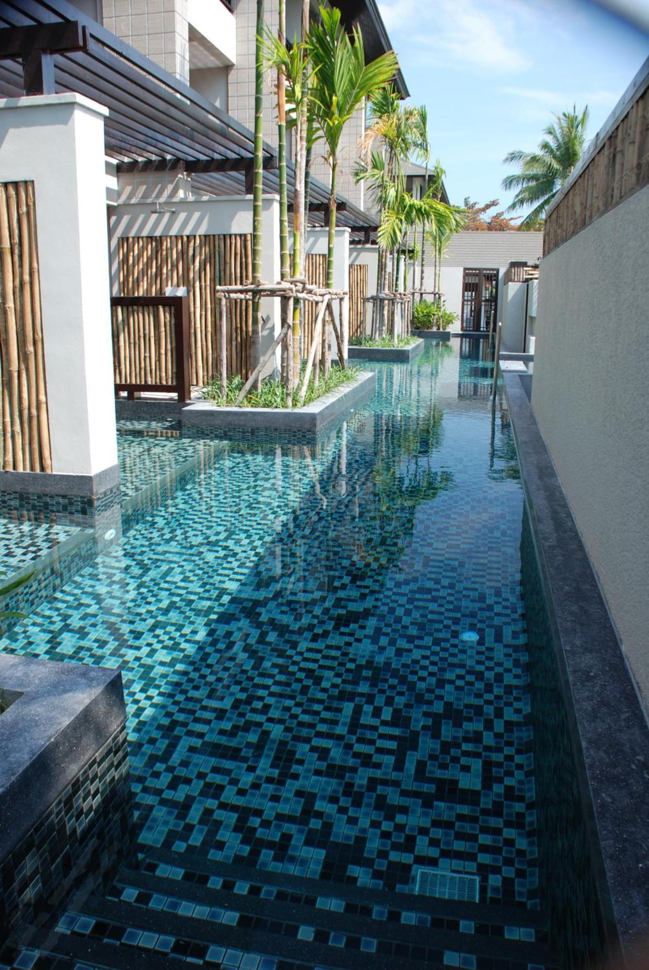 Luxury Suite with Pool Access