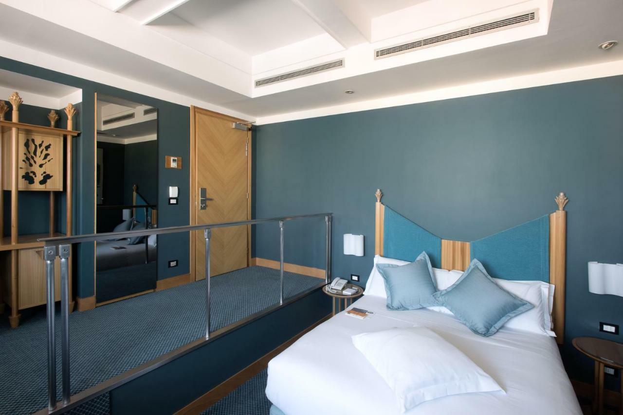 Deluxe Double Room Bath