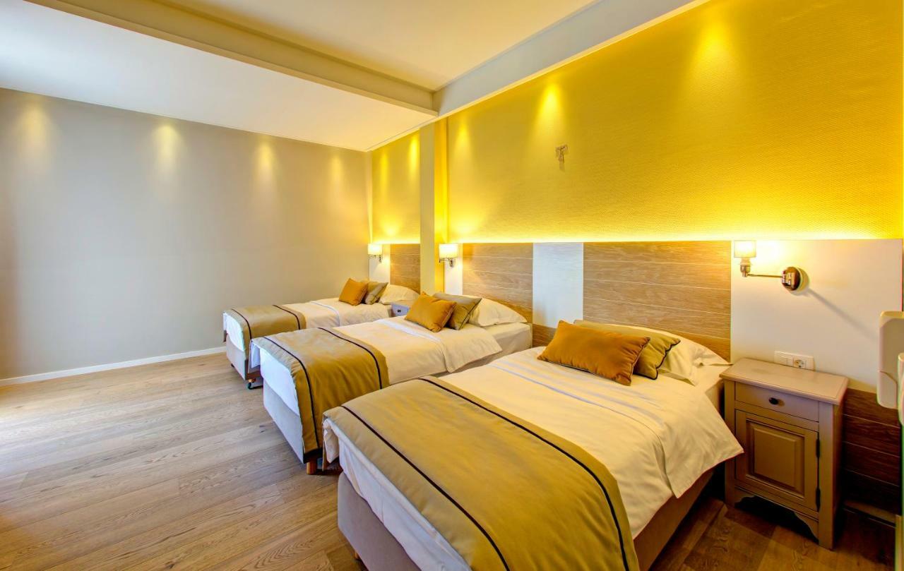Deluxe Triple Room with Balcony