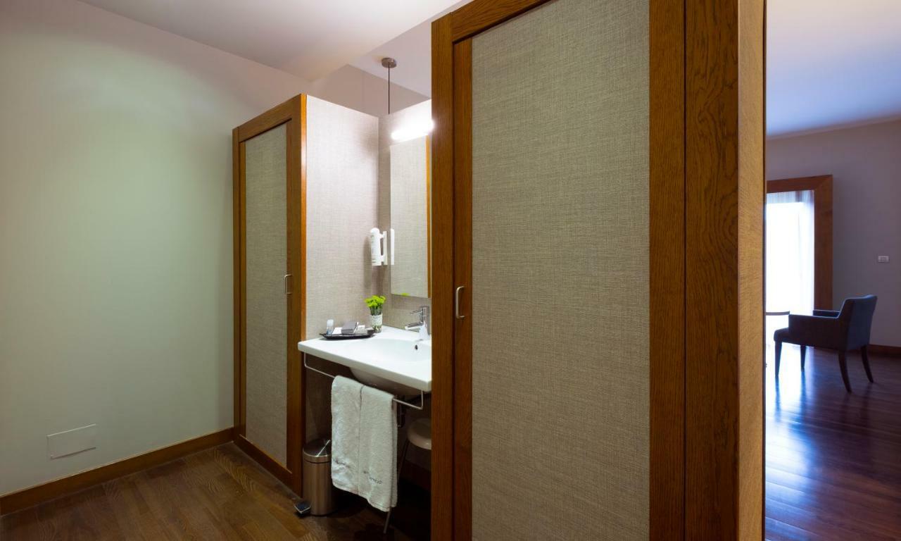 Double or Twin Room Spa Access,1479780980:JPEG