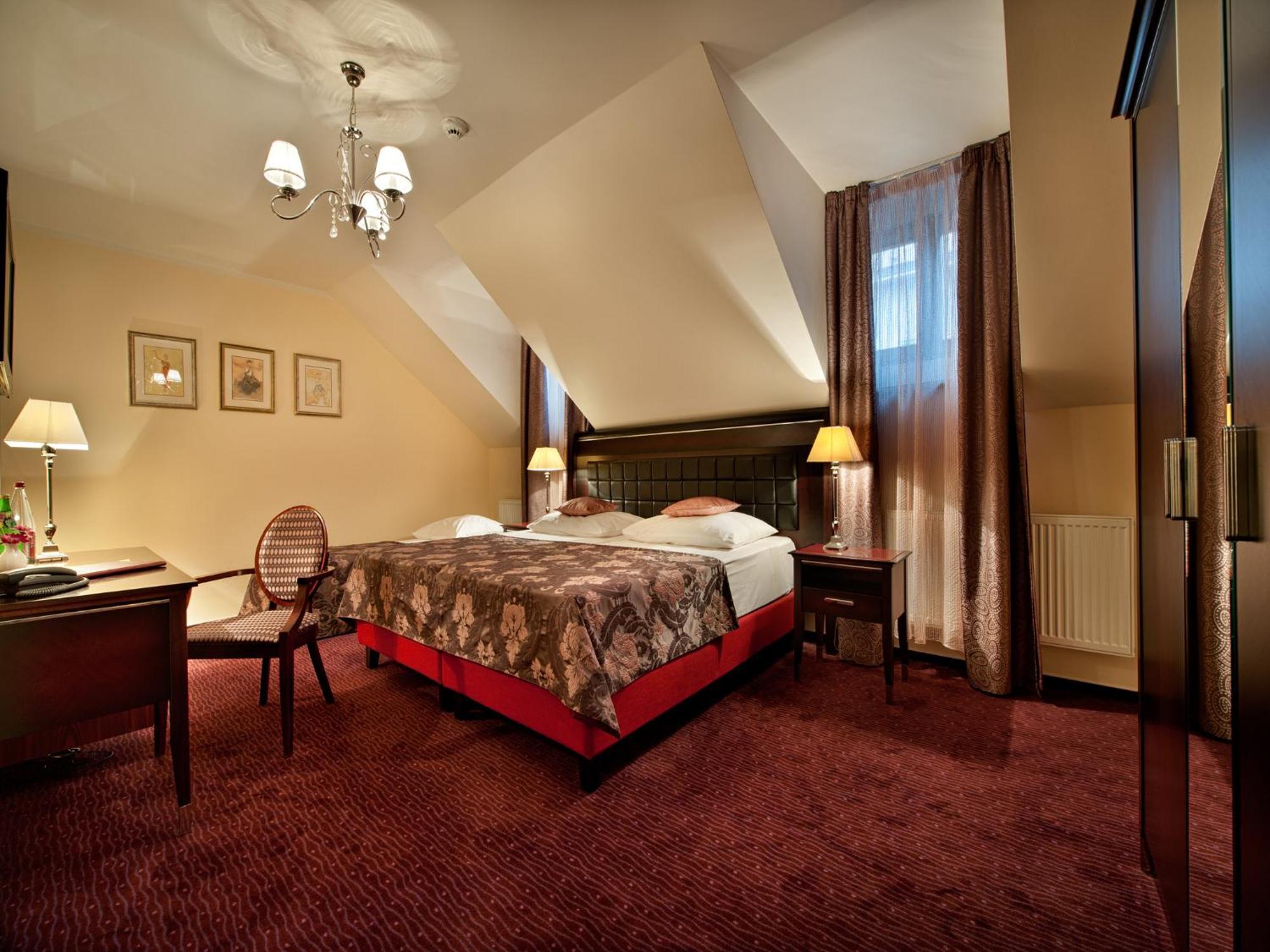 Double or Twin Room,576914199:JPEG