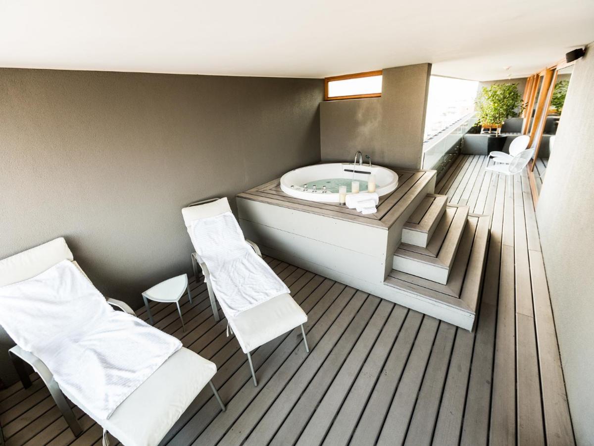 Suite with Hot Tub