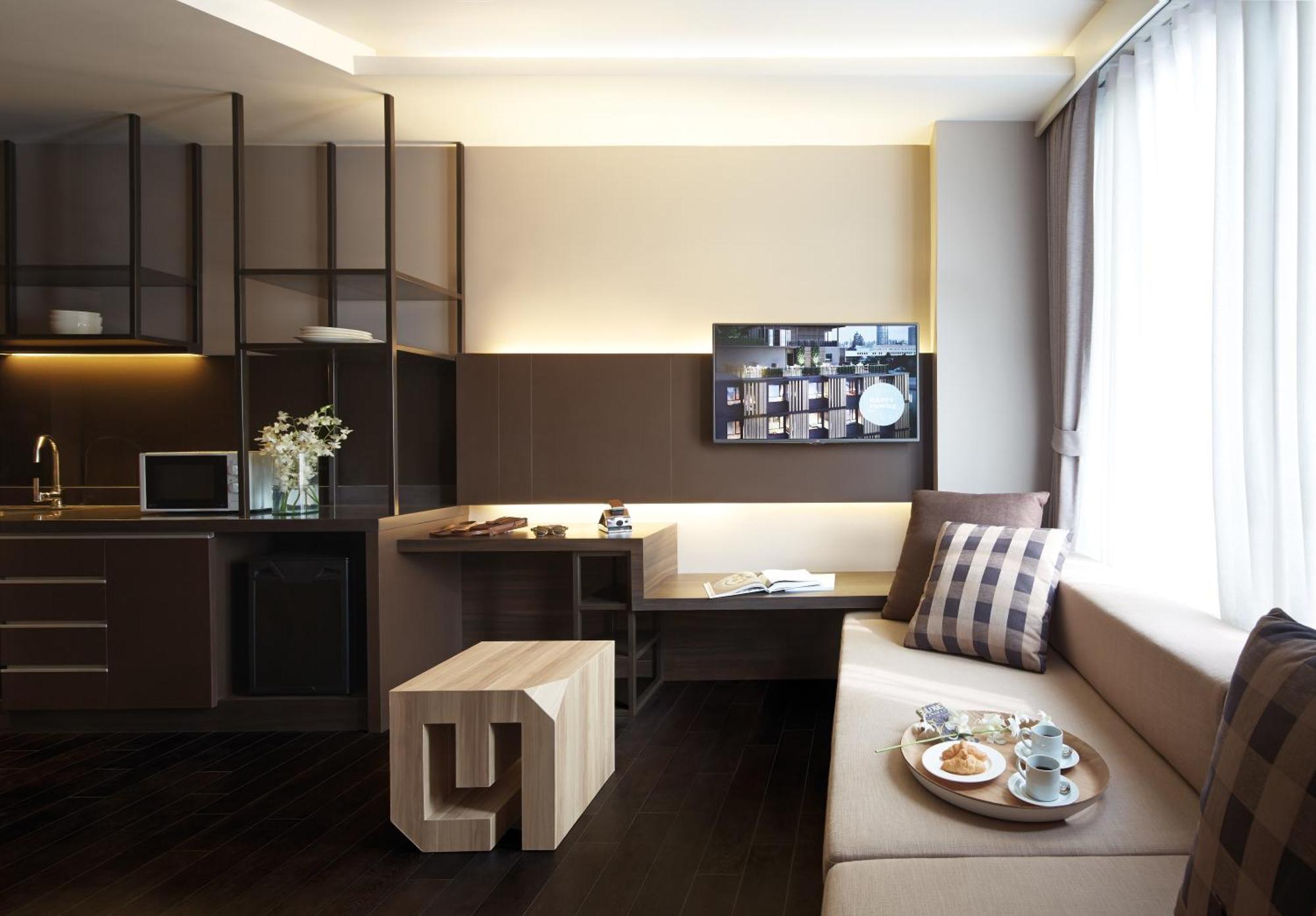 Deluxe King Suite