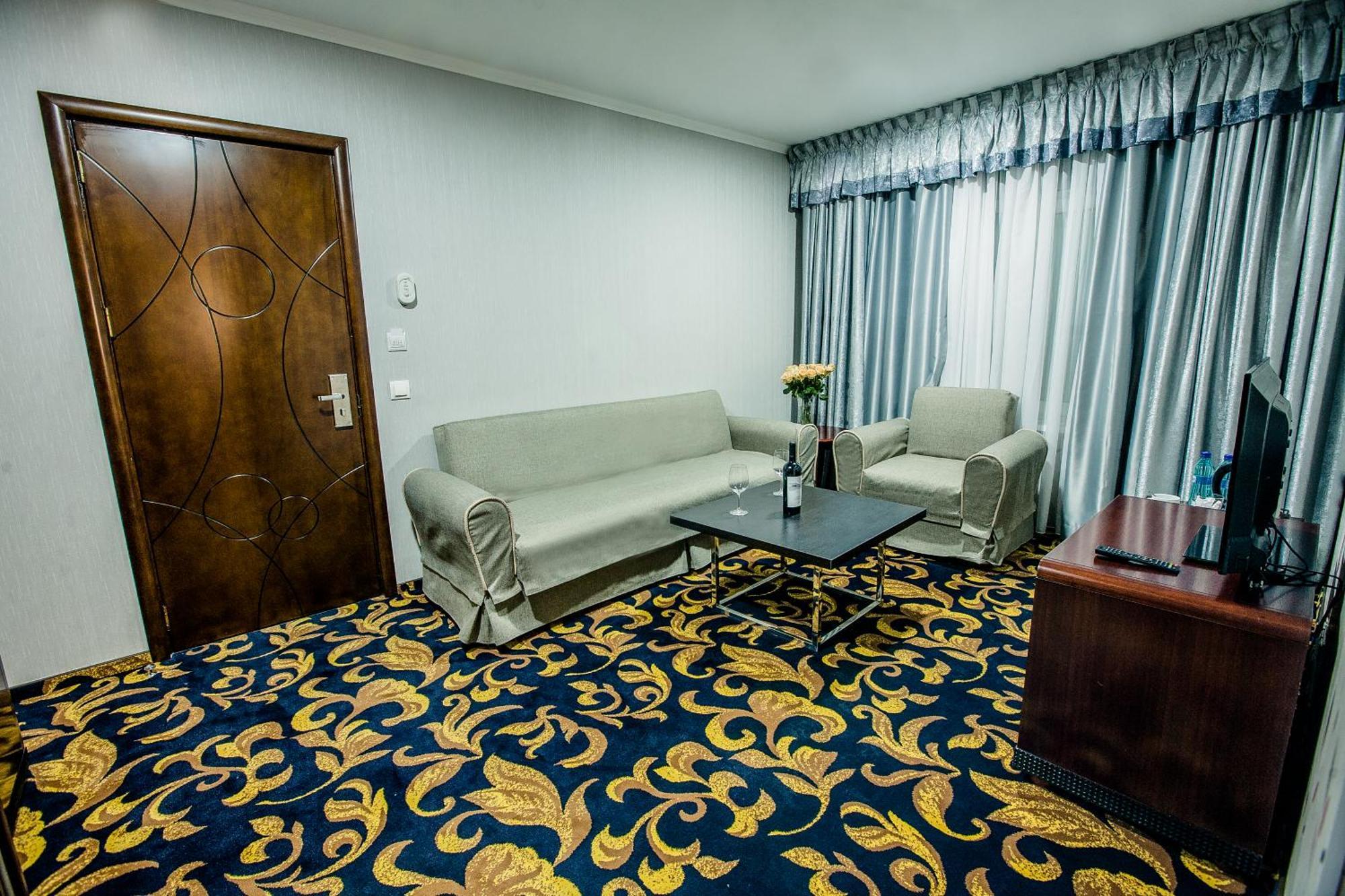 Deluxe Suite