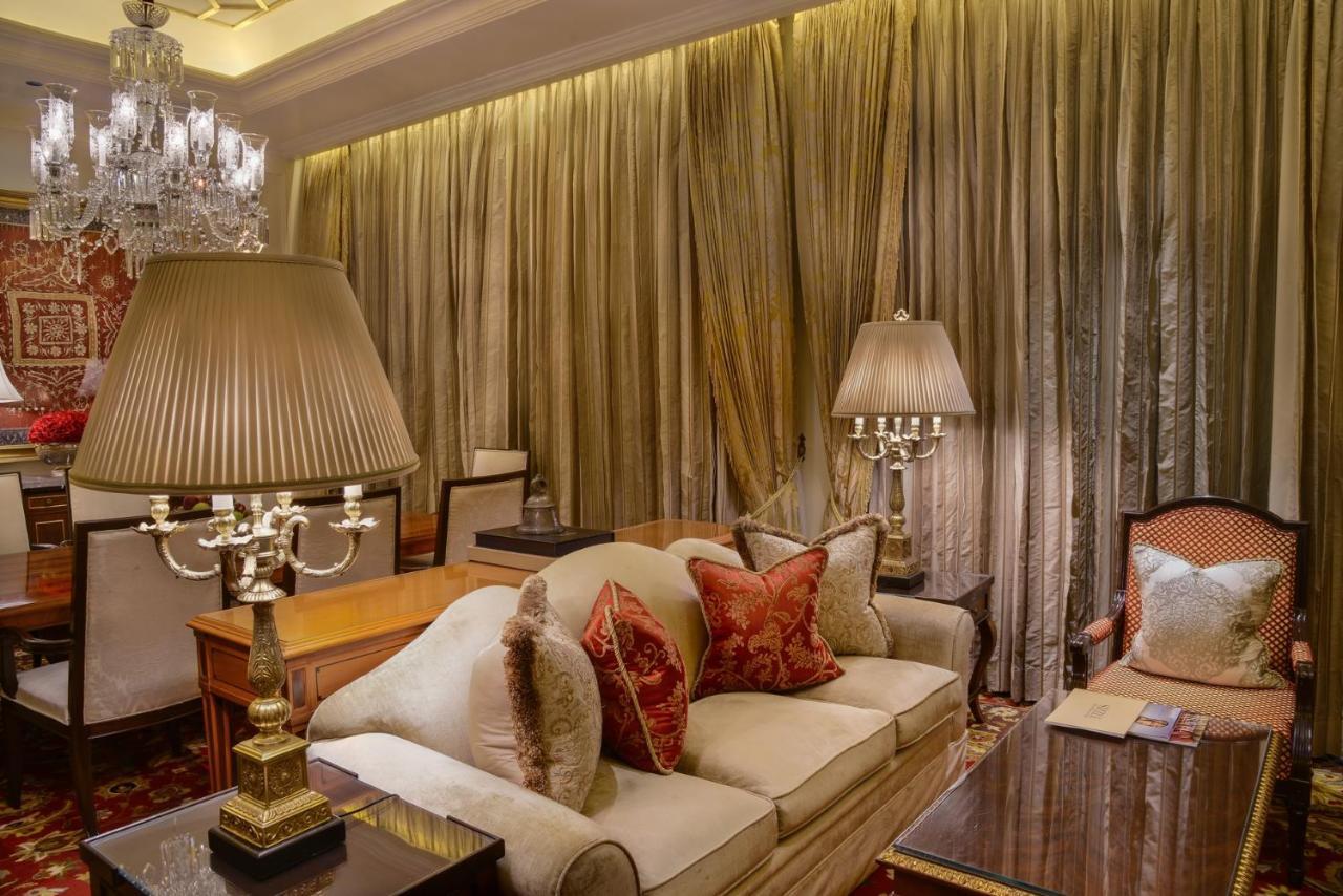 Maharaja Suite with Pool, Airport Transfers & Lounge Access including cocktail hours