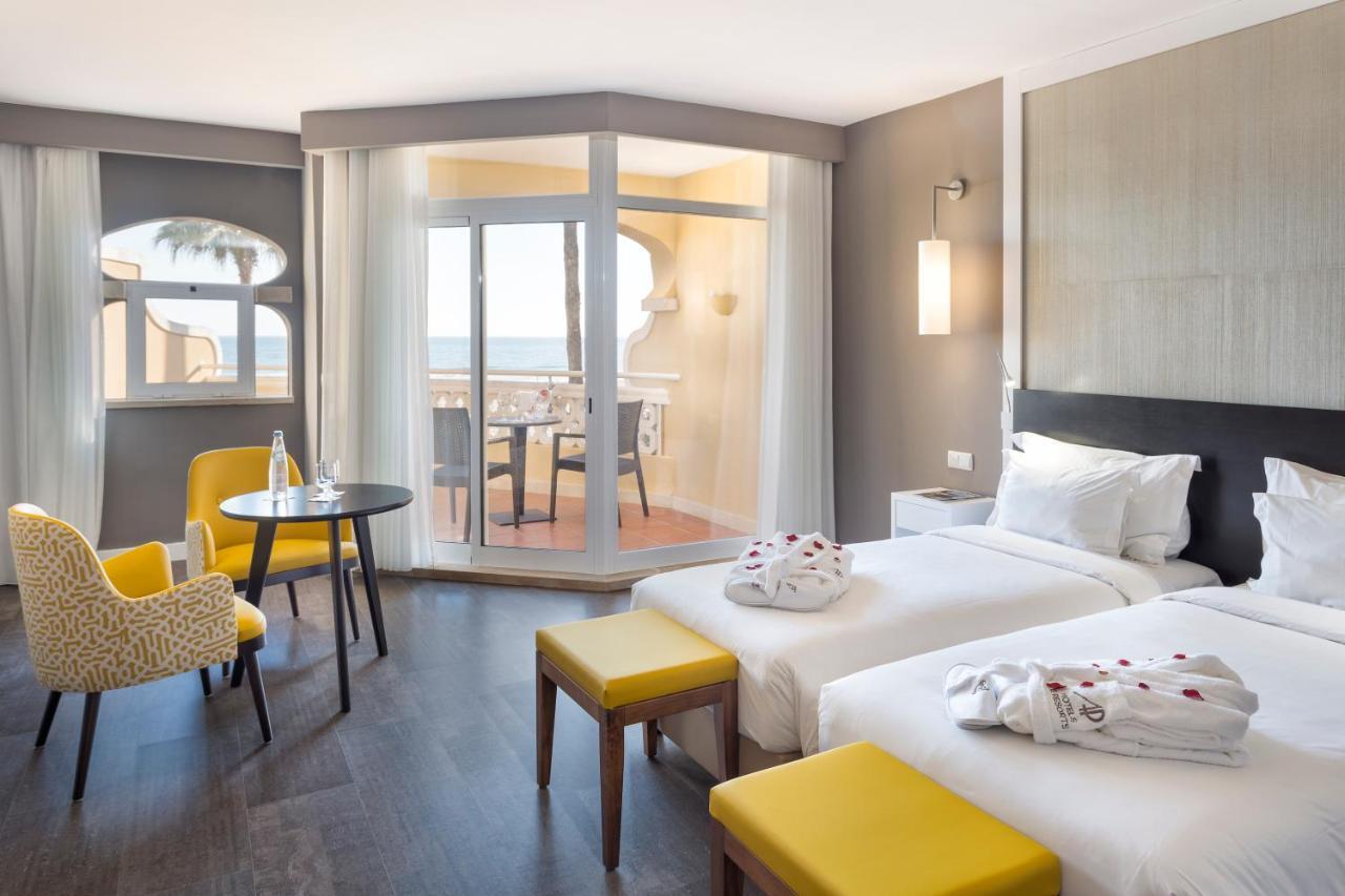 Double or Twin Room Frontal Sea View