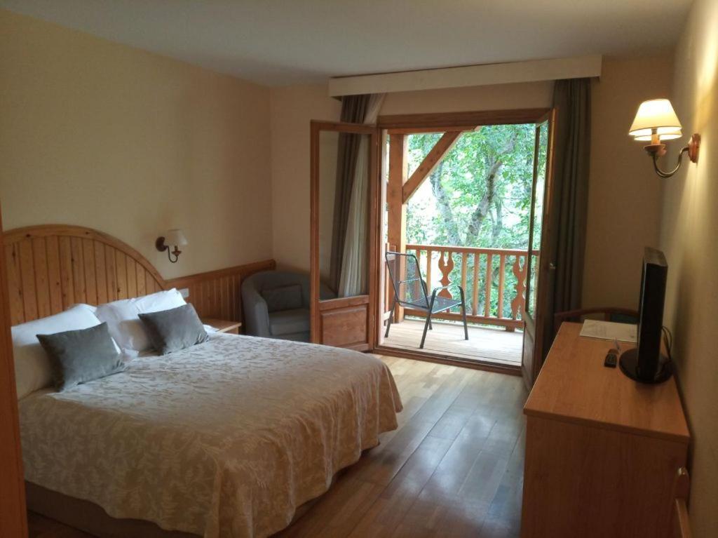 Double or Twin Room Garden View