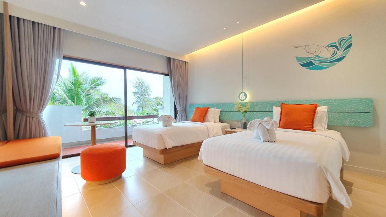 Premier Twin Room with Pool View