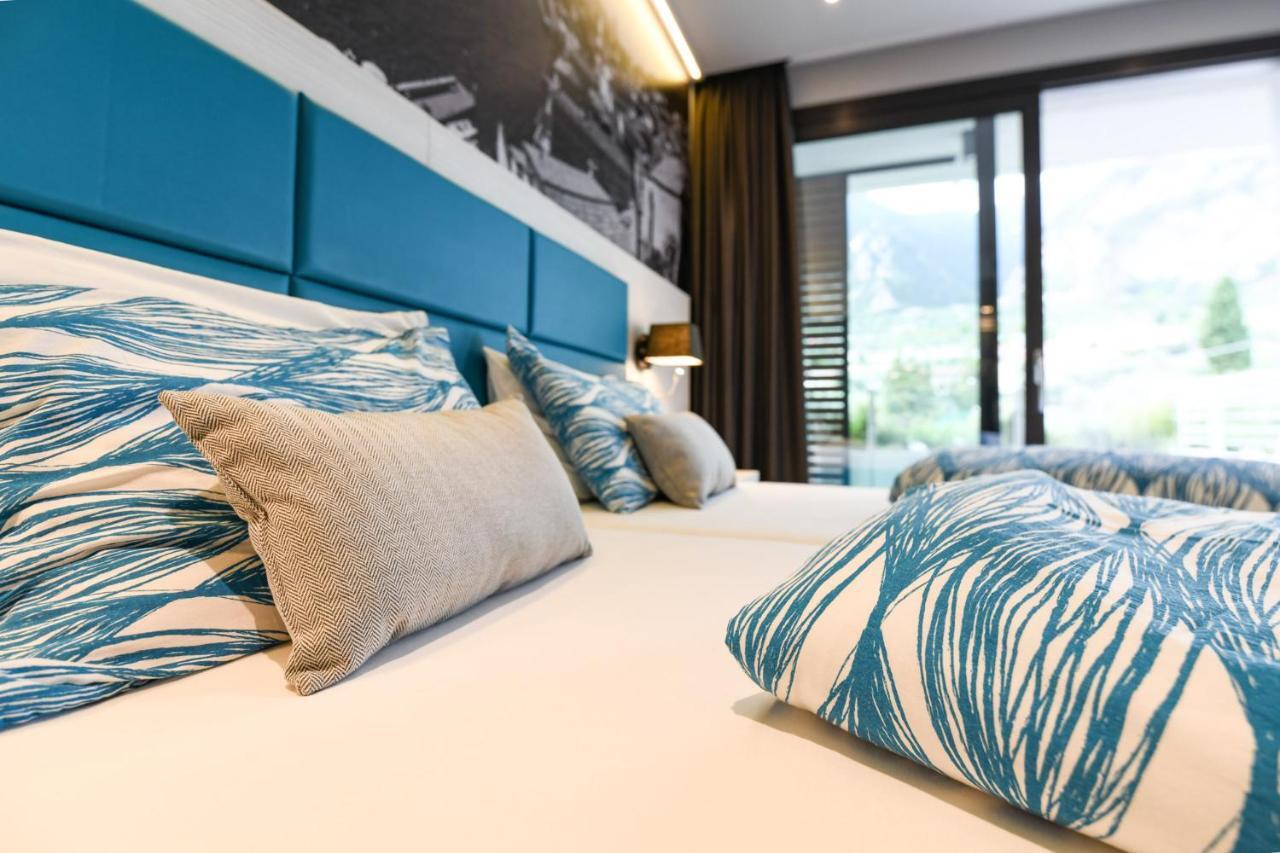 Standard Twin Room Lake View