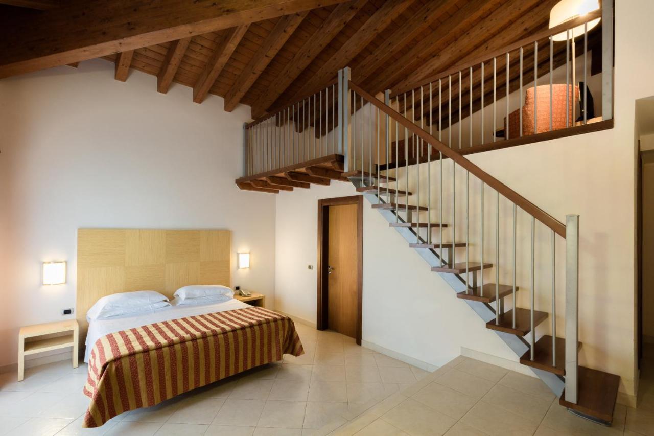 Family Junior Suite with Garden View and Spa access
