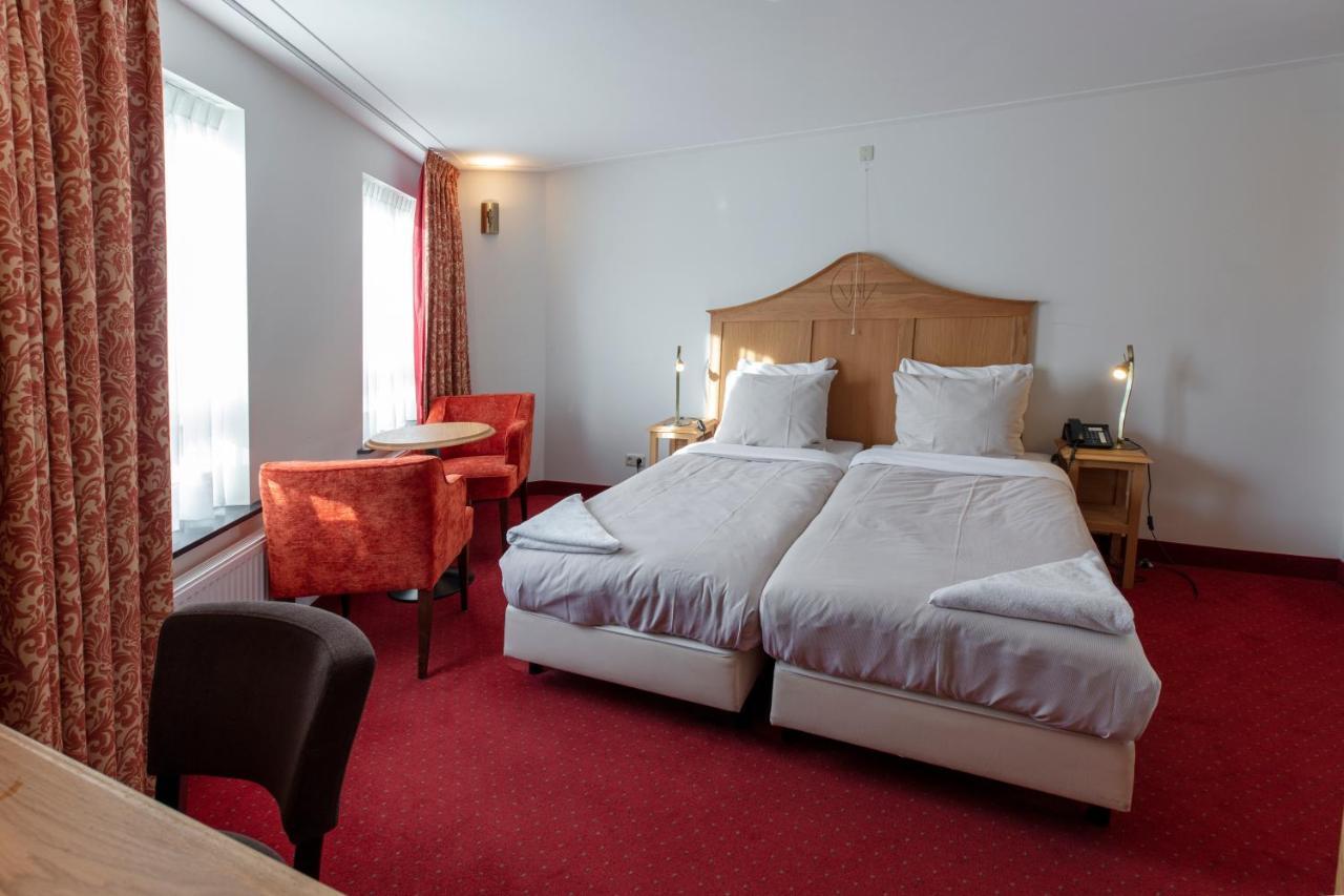 Twin Room,1082084800:JPEG