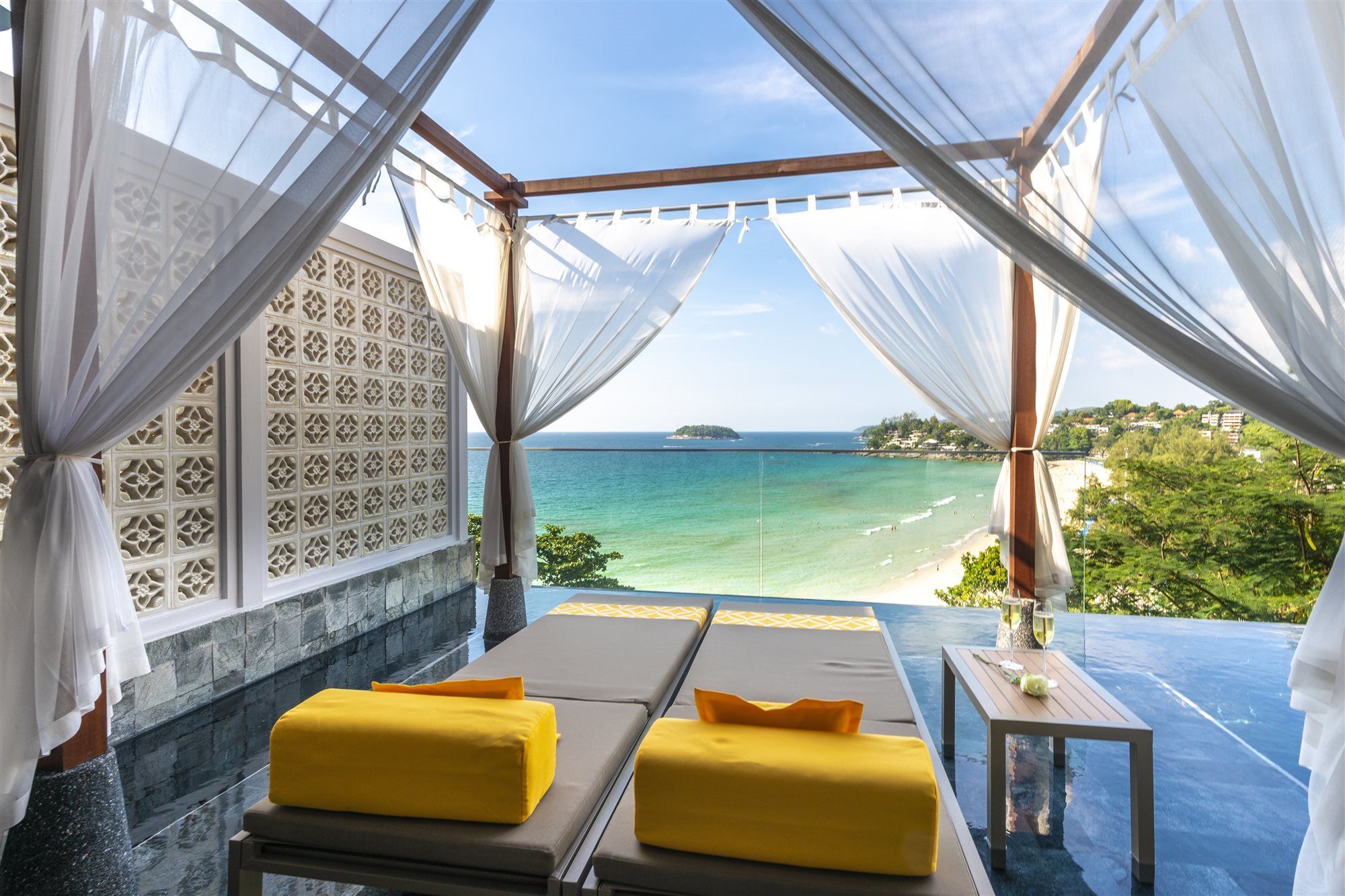 Villa con Piscina e Vista Mare