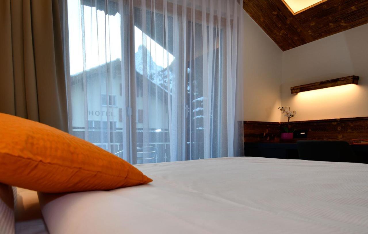 Superior Queen Room Matterhorn View