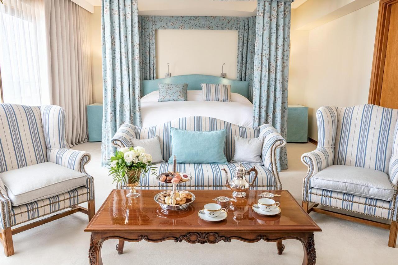 Honeymoon Suite