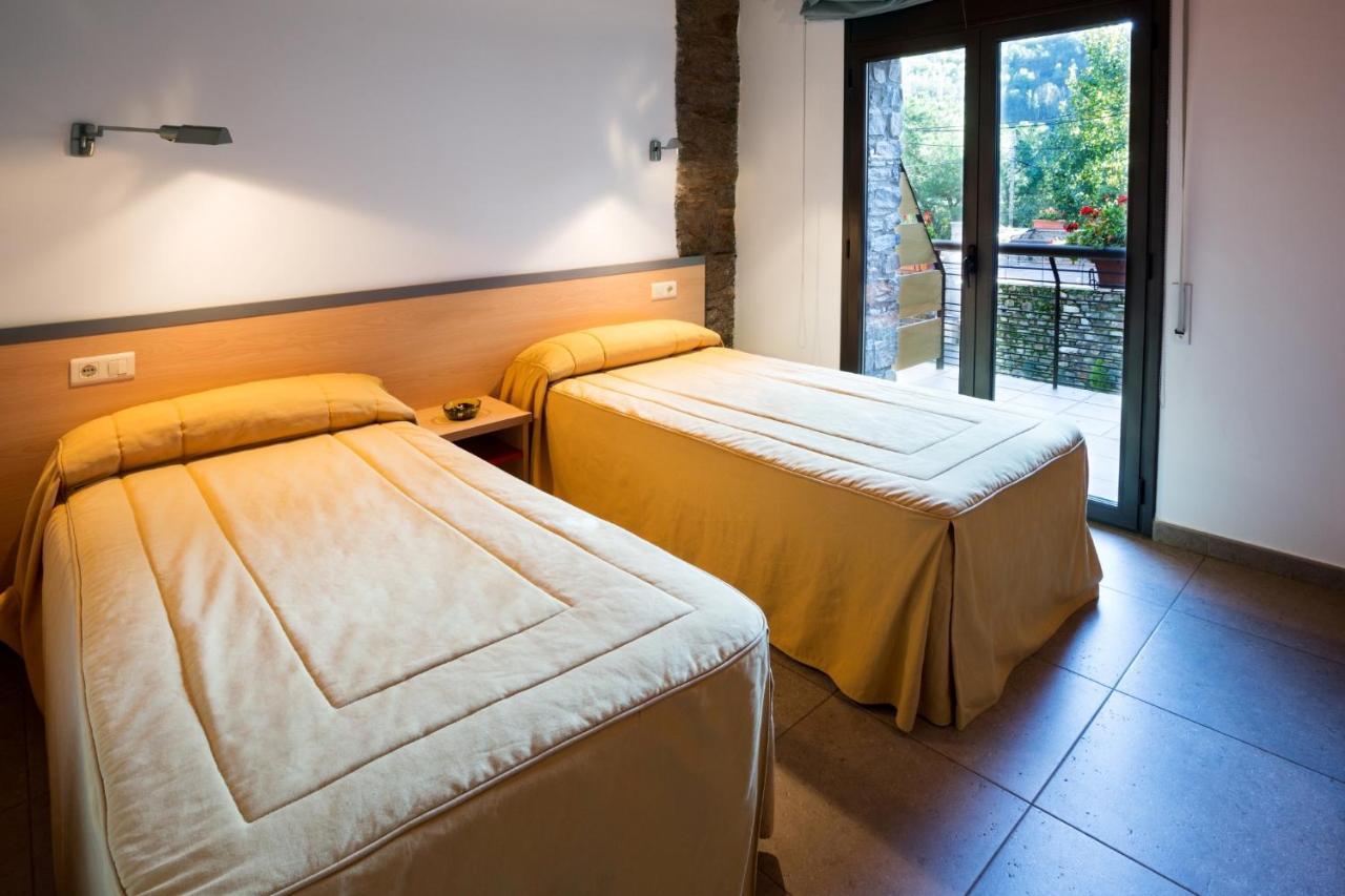 Two-Bedroom Apartment,977707345:JPEG
