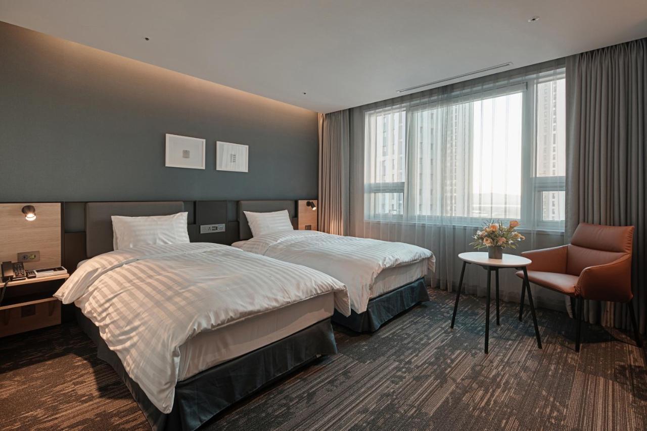 WEST Tower Superior Twin Room