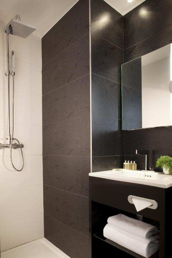 Double Room Shower