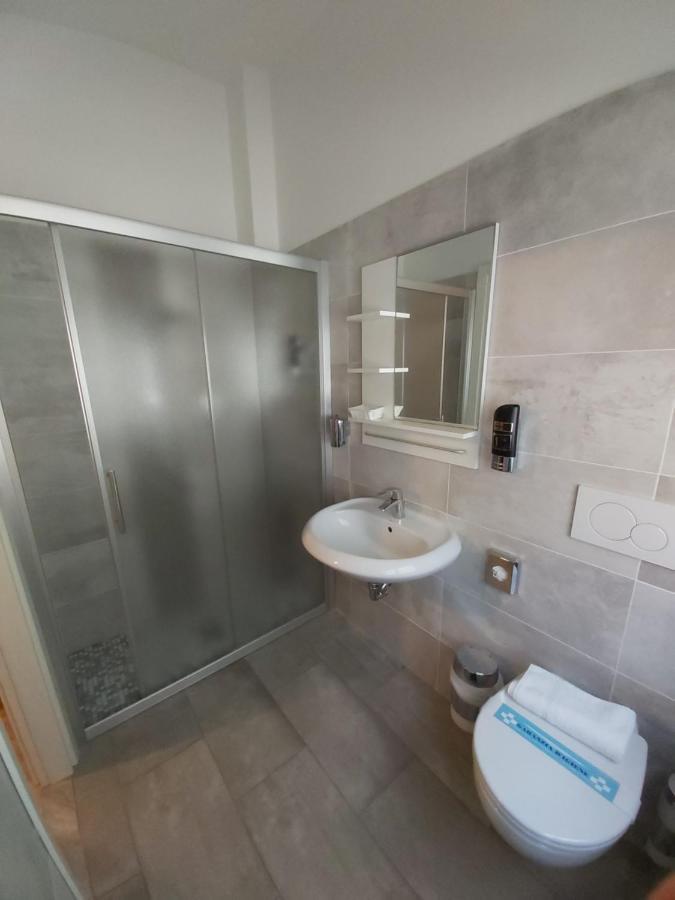 Small Double Room,1130276337:JPEG