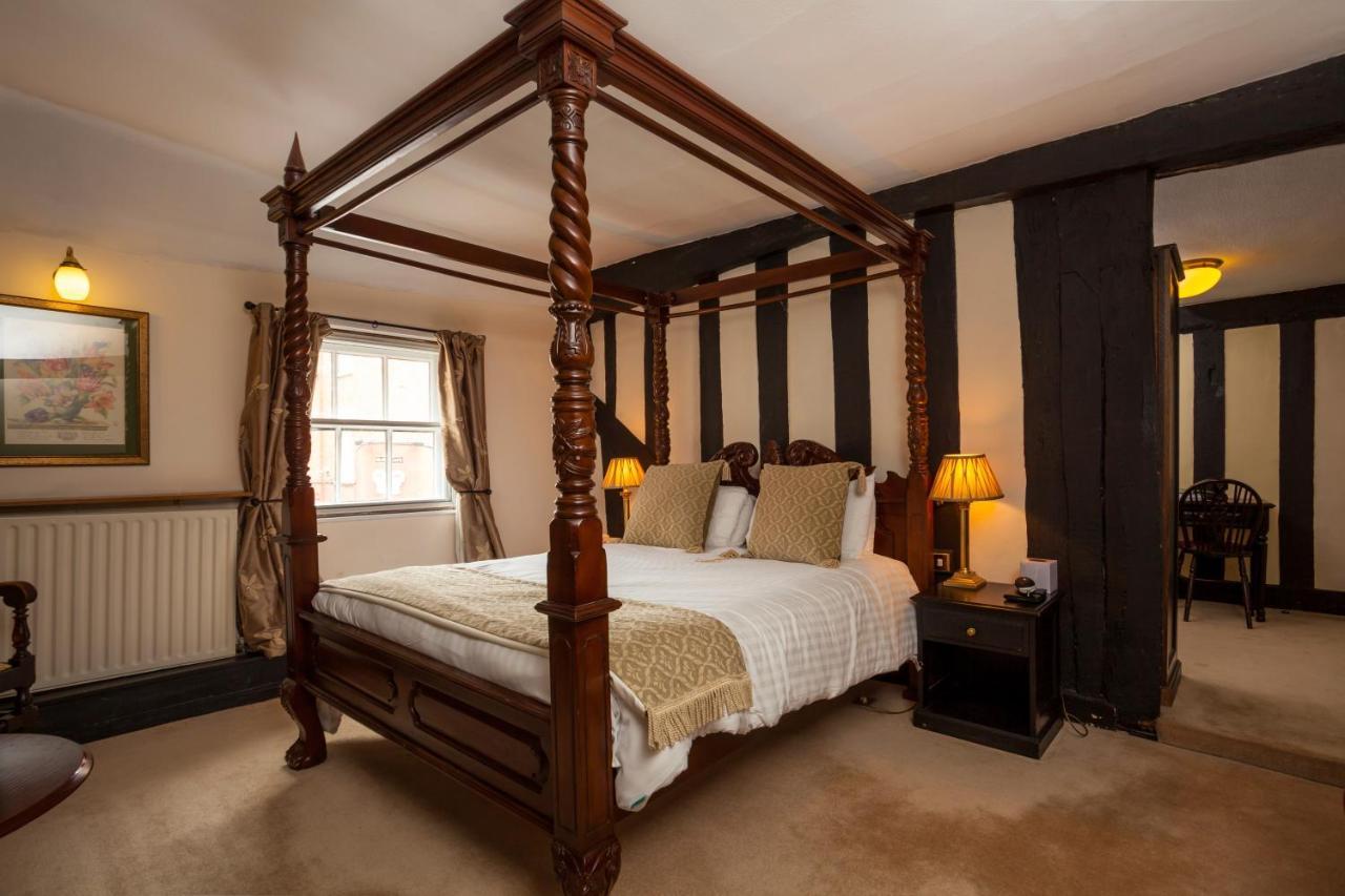 Four Poster Room