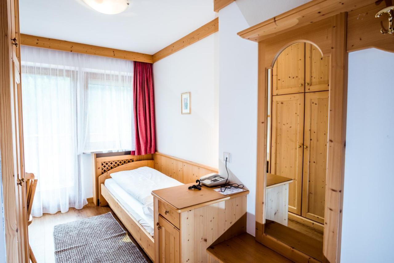 Single Room Balcony,998430432:JPEG