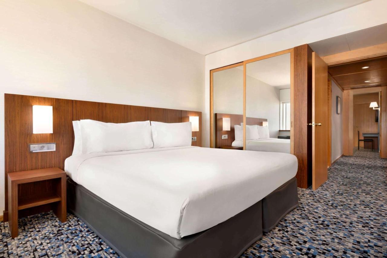 Suite Doble con cama doble grande y vistas al río - para no fumadores