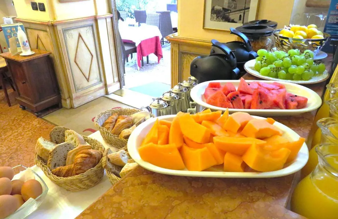 Hotel Torcolo "Residenze Del Cuore"-1