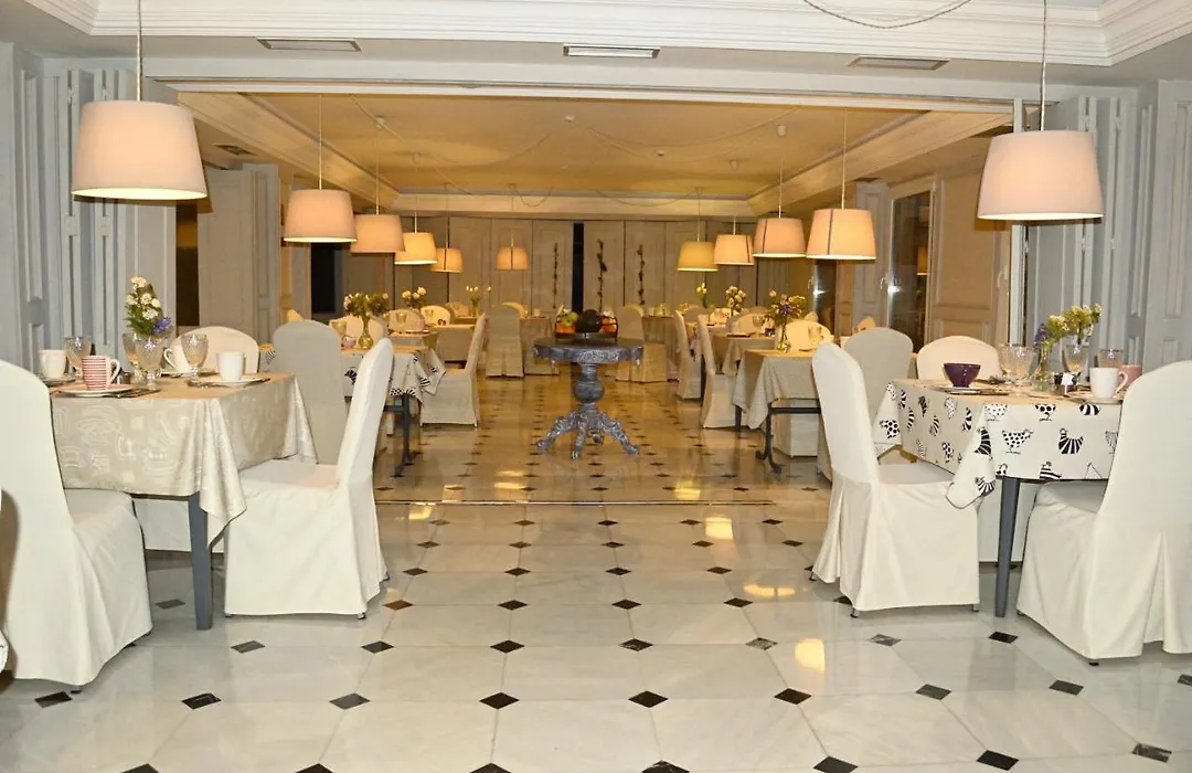 Ares Hotel-1